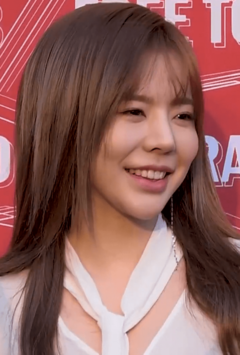 Sunny at Budweiser Project B Party on April 2018 03.png