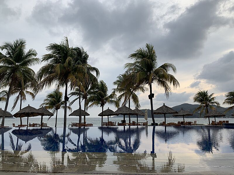 Thompson Zihuatanejo Pool (48068367597)