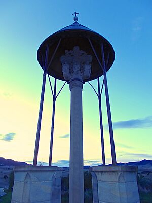 Archivo:Urroz Villa - Crucero de la Trinidad