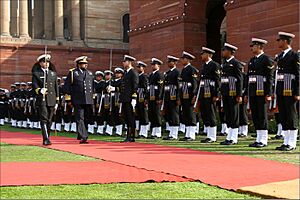 Archivo:Vice Admiral RC Wijegunaratne, Commander of the Sri Lanka Navy, visits India 2017 (2)