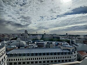Archivo:Vistas desde el Círculo de Bellas Artes - IMG 20220908 102822
