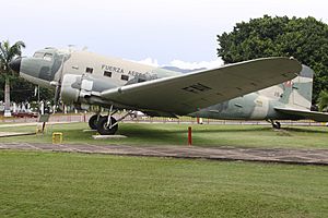 Archivo:1840 Douglas DC-3 Fuerza Aerea Venezolana (7454370016)
