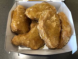 Archivo:2019-05-21 13 05 14 Six Chicken McNuggets covered in honey at the McDonald's at Maryland State Route 24 and U.S. Route 1 Business in Bel Air, Harford County, Maryland