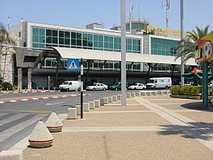 Archivo:Airport Tel Aviv Bengurion