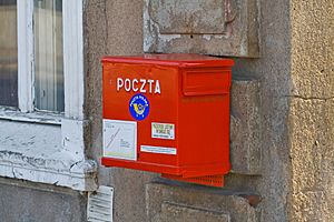 Archivo:Buzón de correos, Gniezno, Polonia, 2012-04-06, DD 01