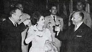 Archivo:Enrique Peralta Azurdia, April 1966