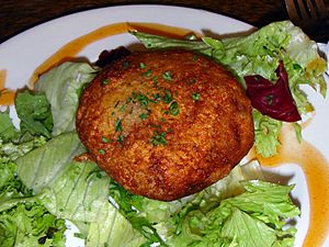 Archivo:Fishcake on salad