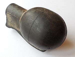 Archivo:Inert training grenade made from hard rubber