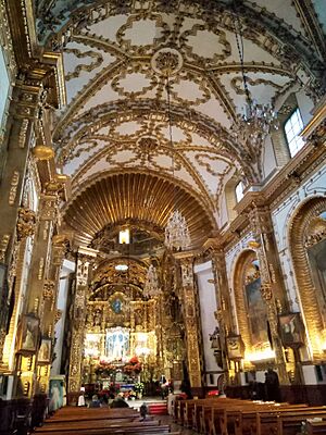 Archivo:Interior de la Basílica de Nuestra Señora de Ocotlán, Tlaxcala 45
