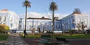 Archivo:Largo 2 de Março, Ponta Delgada (16863454855) (cropped)