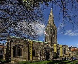 Archivo:Leicester Cathedral exterior