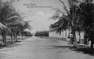 Archivo:Lomé Togo Weg nach dem Gouverneurspalast 1904