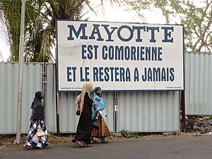 Archivo:Mayotte is Comorian (10896486873)