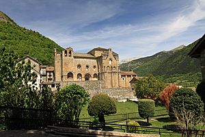 Archivo:Monasterio de Siresa. Huesca