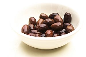 Archivo:Olives in bowl