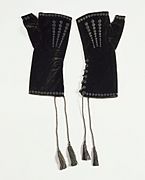 Pair of Woman's Mitts LACMA M.83.203.21a-b