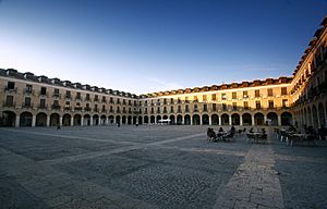 Archivo:Plaza Mayor de Ocaña