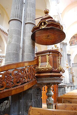 Archivo:PulpitCompañpia