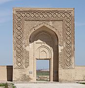 Rabat-i Malik caravanserai 2 (cropped and retouched)