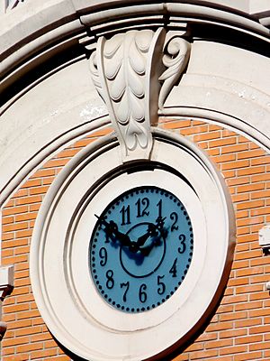 Archivo:Reloj Casa Cortés Albacete 2