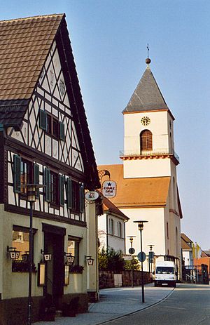 Archivo:Renchens Weinbrenner-Kirche