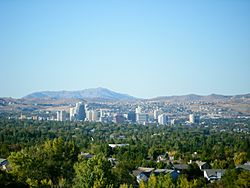 Archivo:Reno skyline