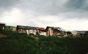 Archivo:Roma village, Slovakia