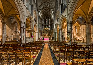 Archivo:St James's Church Interior 2, Spanish Place, London, UK - Diliff