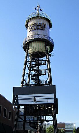 Trolley Square water tower (36429900650).jpg