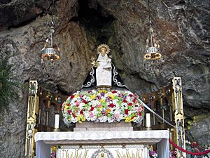 Archivo:Virgen de Covadonga (Patrona de Asturias)