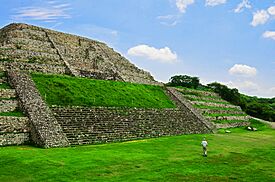 Xochicalco - panoramio.jpg