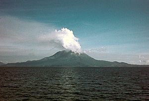 Archivo:1974 Japan Sakurajima