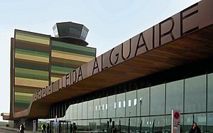 Archivo:Aeroport de Lleida-Alguaire retouched