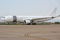 Archivo:Airbus A330-203 Qatar Airways