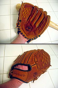 Archivo:Baseball glove front back