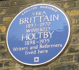 Archivo:Brittain Holtby Plaque