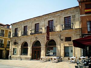 Archivo:Casa de las Carnicerías, León