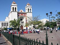 Archivo:Catedral de San Salvador