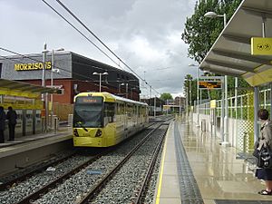 Archivo:Chorlton Metrolink station - 2011-07-16