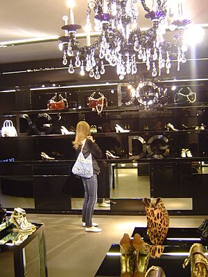 Archivo:Dolce & Gabbana Shop (Via della Spiga - Milan) 02