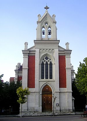 Archivo:Iglesia de El Pilar, Valladolid, interior