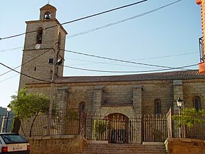 Archivo:Iglesia en Cenicientos