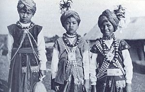 Archivo:Khasi tribe para dance