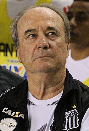 Archivo:Levir Culpi, técnico do Santos (35440684520) (cropped)