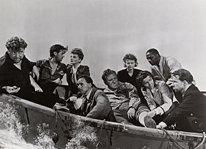 Archivo:Lifeboat (1944) 1