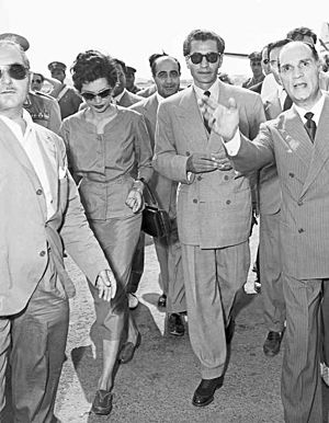 Archivo:Mohammad Reza Shah et Soraya à Rome