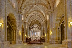 Archivo:Monasterio de la Oliva, Carcastillo, Navarra, España, 2015-01-06, DD 10-12 HDR