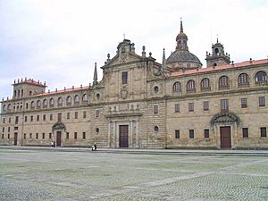 Archivo:Monforte de Lemos - Colegio de Nuestra Señora de la Antigua (PP Escolapios) 04