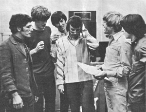 Archivo:Phil Spector with MFQ 1965