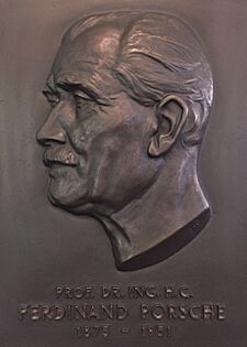 Archivo:Plastik Ferdinand Porsche